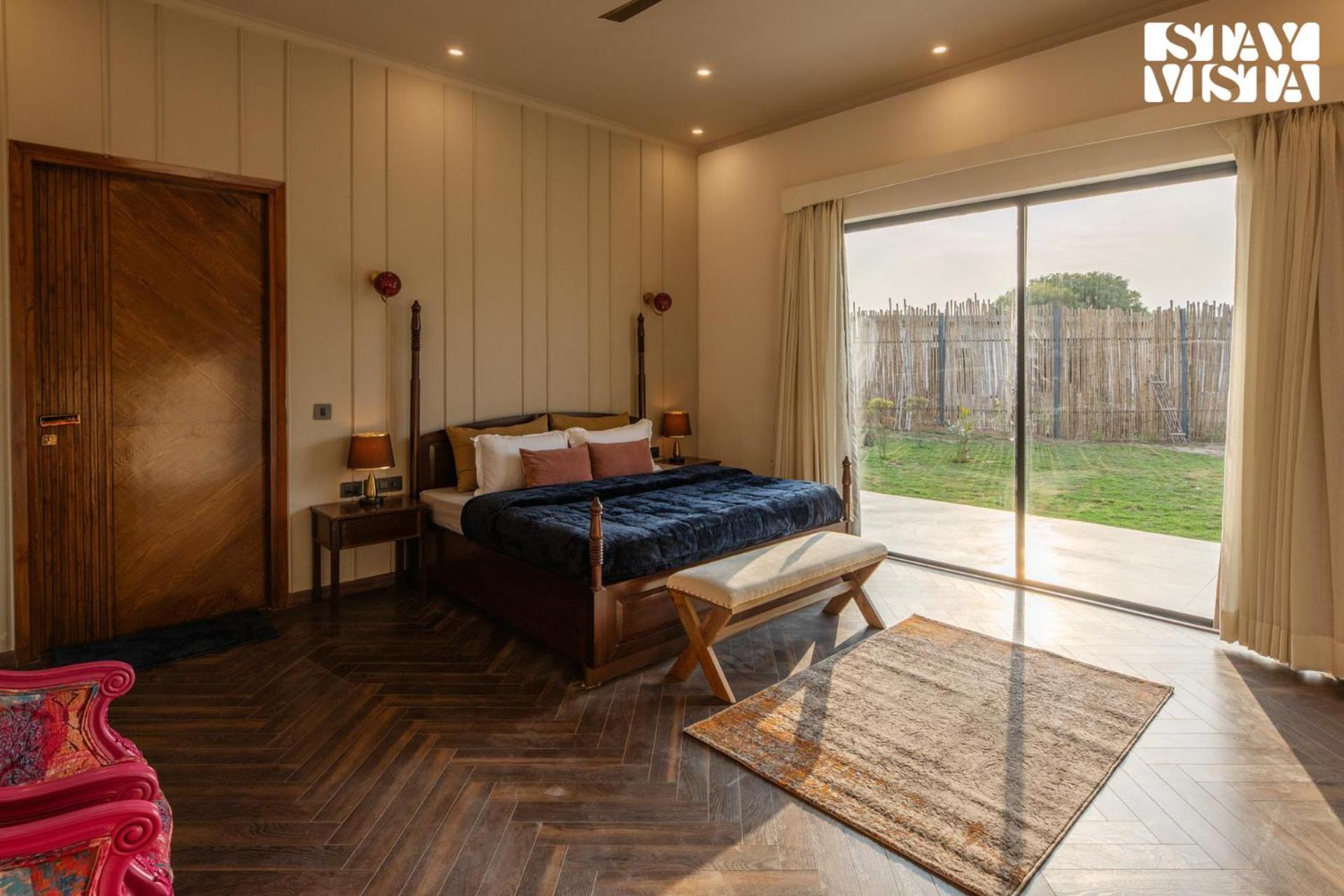 Stayvista'S The Sweet Life - Farm-View, Pet-Friendly Villa With Outdoor Pool, Terrace & Fireplace Sohna ภายนอก รูปภาพ